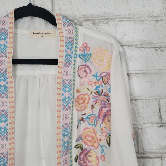 Impressions Embroidery Kimono - Size Medium - Picture 3 of 14